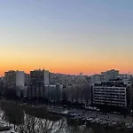 Sur Les Quais De Paris