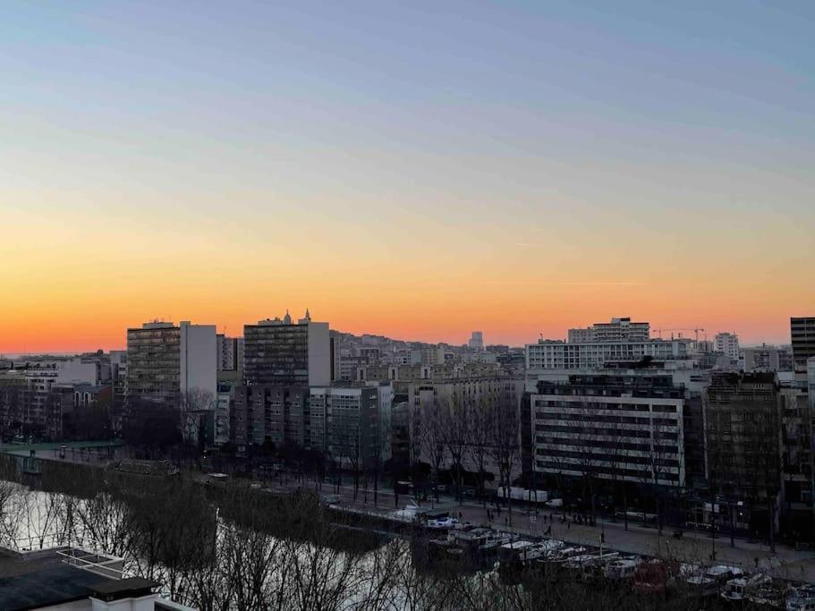 Sur Les Quais De Parigi